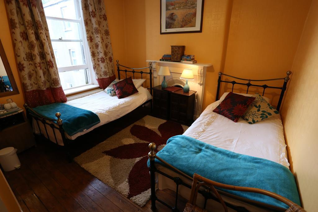Corratavey Guest Accommodation บัลลีคาสเซิล ภายนอก รูปภาพ