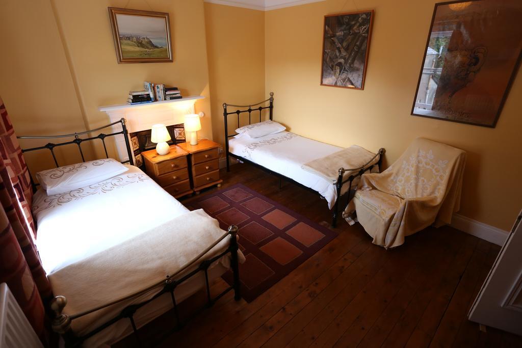 Corratavey Guest Accommodation บัลลีคาสเซิล ภายนอก รูปภาพ